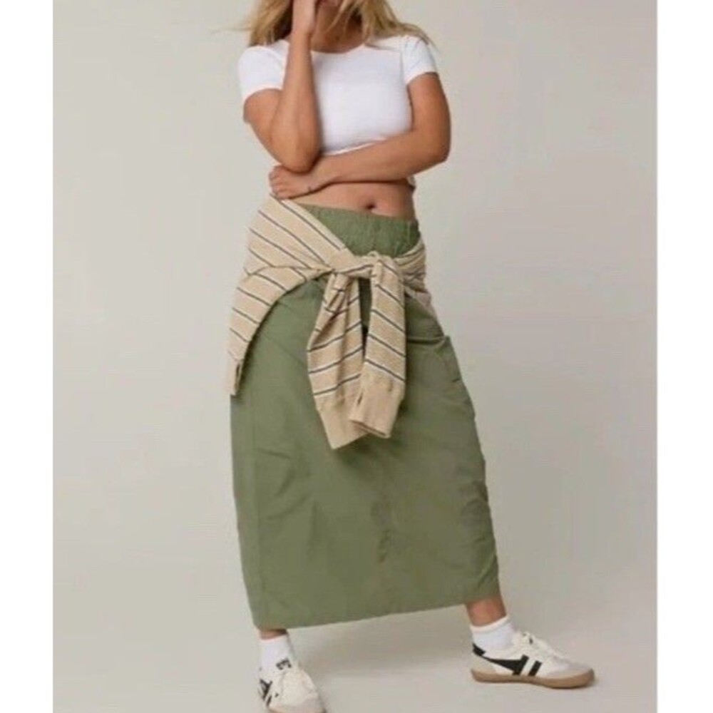 OFFLINE By Aerie On The Move Cargo Maxi Skirt Sage Green Utility Pocket NWOT L